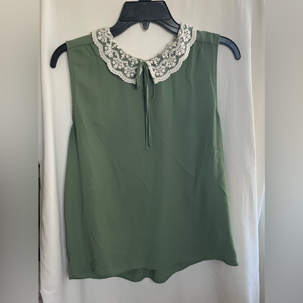 Green Peter pan collared shirt